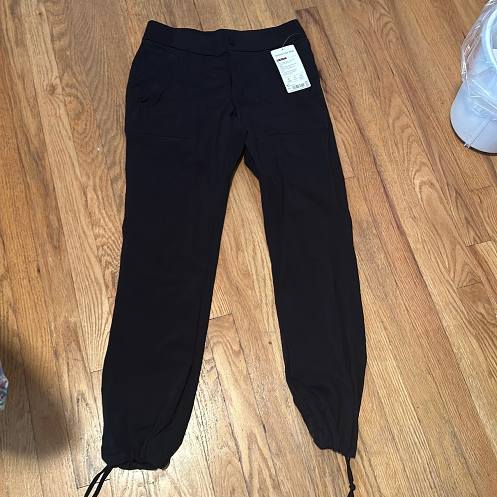 NWT Athleta black Trekkie hike pant